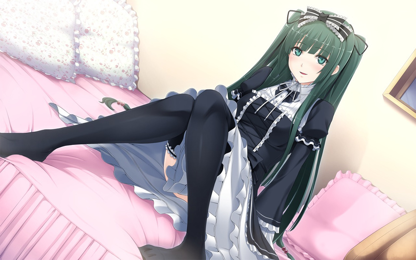 bed blush frilled_pillow frills game_cg garters gothic_lolita green_eyes hairband legs lolita_fashion lolita_hairband no_shoes on_bed pillow rikudou_sui sitting smile tel-o thighhighs two_side_up yamiyo_ni_odore