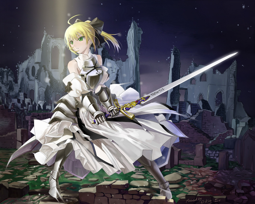 ahoge armor armored_dress artoria_pendragon_(all) bare_shoulders blonde_hair bow caliburn detached_sleeves dress fate/stay_night fate/unlimited_codes fate_(series) gauntlets greaves green_eyes hair_bow highres night night_sky okingjo ruins saber saber_lily sky solo sword weapon
