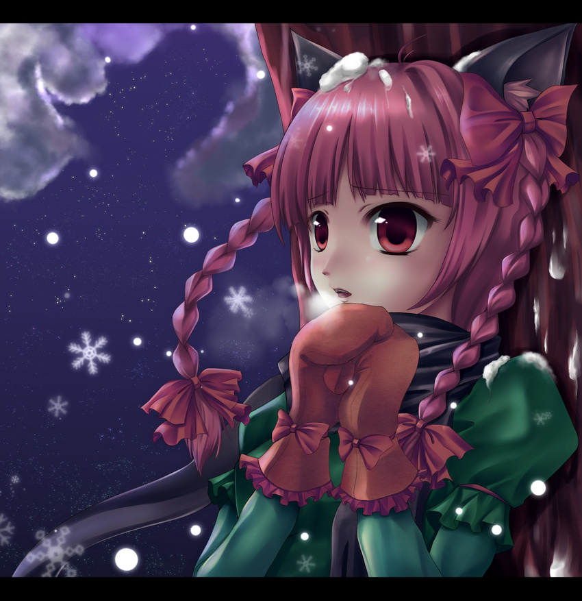 animal_ears bow braid breath cat_ears hair_bow highres k-sk_style kaenbyou_rin mittens night red_eyes red_hair scarf sky snow solo star_(sky) touhou twin_braids upper_body winter