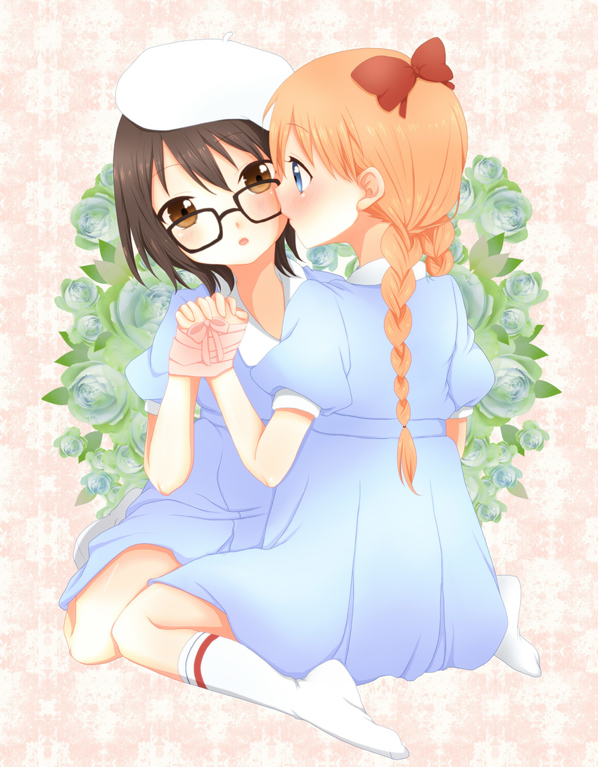 akiyama_mio akiyama_mio_(cosplay) blonde_hair blue_eyes braid brown_eyes brown_hair cosplay flower funami_yui glasses hair_over_shoulder highres holding_hands interlocked_fingers k-on! k-on!_movie multiple_girls open_mouth sa_ioio singing! sitting socks tainaka_ritsu tainaka_ritsu_(cosplay) toshinou_kyouko twin_braids wariza white_legwear yuru_yuri