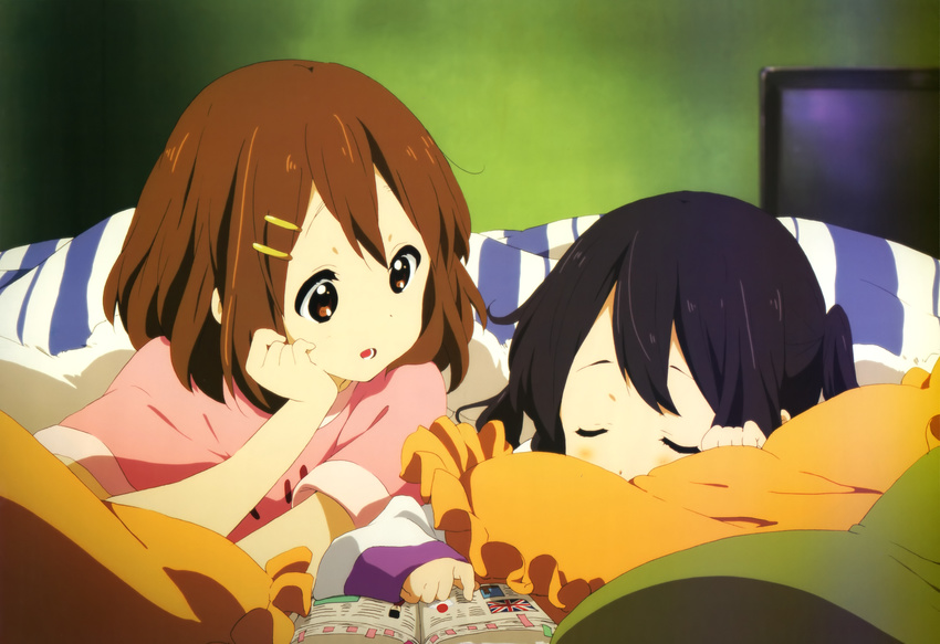 absurdres black_hair brown_eyes brown_hair closed_eyes hair_ornament hairclip highres hirasawa_yui k-on! k-on!_movie multiple_girls nakano_azusa nyantype official_art scan short_hair sleeping union_jack yamada_naoko