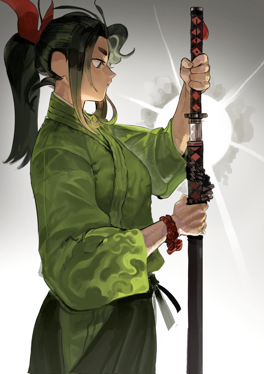 1girl black_hair black_hakama blonde_hair breasts colored_tips commentary cowboy_shot english_commentary from_side gradient_background green_kimono grey_background hair_ribbon hakama hand_up highres hip_vent holding holding_sword holding_weapon japanese_clothes katana kimono knights_of_the_wandering_castle lady_kitakaze_no_shodan long_hair long_sleeves luny multicolored_hair ponytail profile red_ribbon reverse_grip ribbon rope sheath solo streaked_hair sword toned two-tone_hair unsheathing weapon white_background