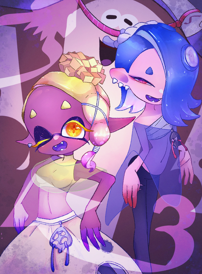 1boy 2girls :d androgynous bare_shoulders big_man_(splatoon) blonde_hair blue_hair carua_gyuunyuu cephalopod_eyes chest_sarashi collarbone colored_eyelashes colored_tongue dark-skinned_female dark_skin earrings fangs frye_(splatoon) hair_over_one_eye highres horizontal_pupils jewelry light_smile looking_at_viewer manta_ray medium_hair multiple_girls paint_splatter pointy_ears red_eyes sarashi shiver_(splatoon) smile splatoon_(series) splatoon_3 star-shaped_pupils star_(symbol) symbol-shaped_pupils tentacle_hair yellow_eyes