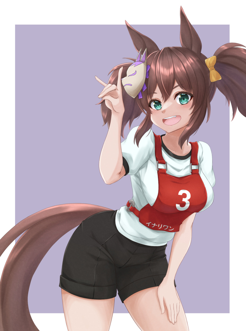 1girl animal_ears black_shorts bow brown_hair character_name commentary fox_mask fox_shadow_puppet green_eyes gym_shirt gym_shorts gym_uniform hair_bow hand_on_own_thigh highres horse_ears horse_girl horse_tail inari_one_(umamusume) kemuri_(etep3372) leaning_forward looking_at_viewer mask mask_on_head medium_hair open_mouth orange_bow purple_background race_bib shirt short_sleeves shorts smile solo standing t-shirt tail translated twintails umamusume white_shirt