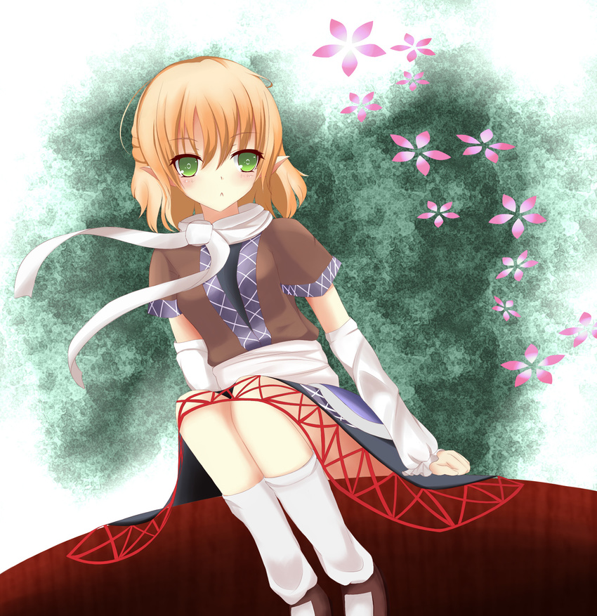:&lt; arm_warmers bad_id bad_pixiv_id blonde_hair cain_(inosennto007) dress green_eyes highres mizuhashi_parsee pointy_ears scarf sitting solo touhou