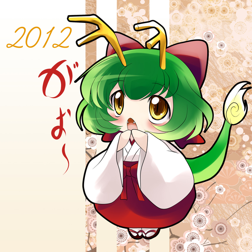 2012 antlers dragon_girl dragon_tail green_hair highres japanese_clothes miko monster_girl new_year original short_hair solo tail yellow_eyes yume_shokunin