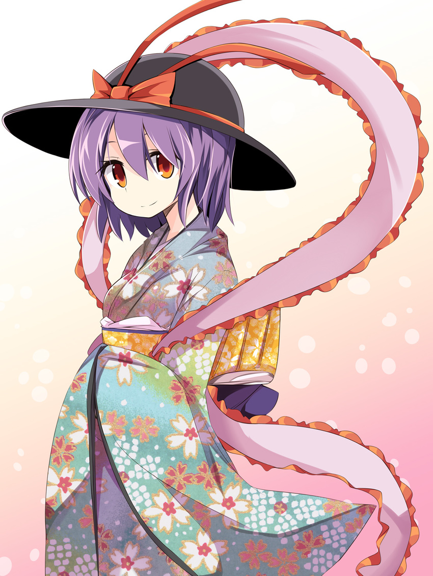 alternate_costume black_hat bow gradient gradient_background hair_between_eyes hands_in_opposite_sleeves hat hat_bow highres japanese_clothes kimono looking_at_viewer looking_to_the_side maturiuta_sorato nagae_iku obi pink_background purple_hair red_bow red_eyes sash shawl short_hair smile solo standing touhou white_background wide_sleeves