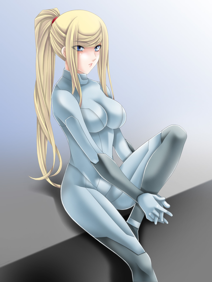 bad_id bad_pixiv_id blonde_hair bodysuit breasts highres leg_lift lips long_hair medium_breasts metroid ponytail samus_aran scrunchie sidelocks sitting skin_tight solo tamamon zero_suit