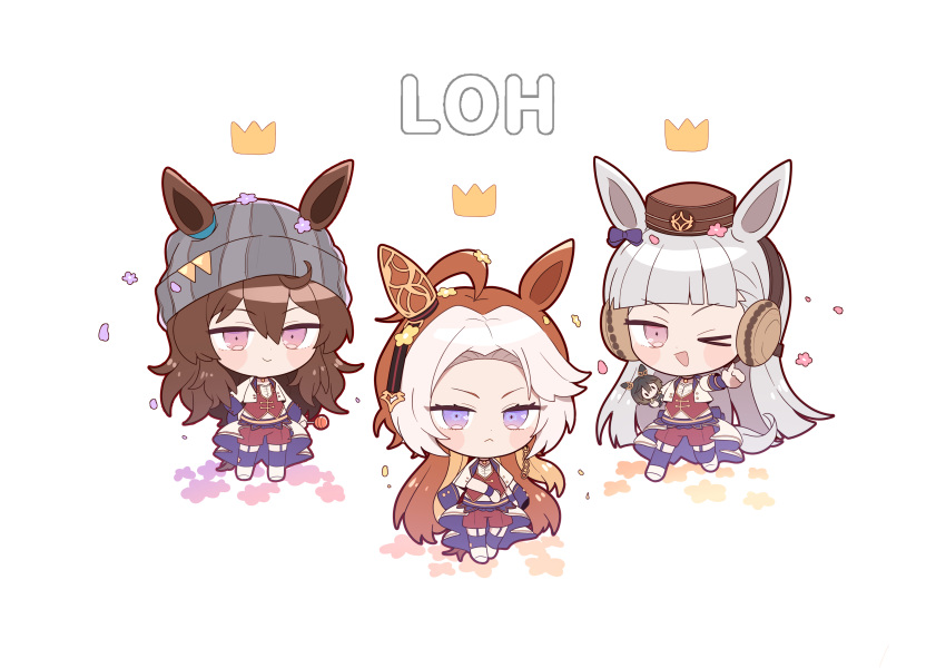 >_o 3girls absurdres ahoge animal_ears beanie blue_choker blue_eyes blunt_bangs blush bodice bow brown_hair brown_hat chibi choker closed_mouth commentary_request corset cropped_jacket crown ear_bow ear_covers ears_through_headwear garter_straps gold_ship_(umamusume) grey_hair grey_hat hair_between_eyes hat highres horse_ears horse_girl horse_tail jacket long_hair looking_at_viewer multicolored_hair multiple_girls nakayama_festa_(umamusume) one_eye_closed open_mouth orange_hair orfevre_(umamusume) overskirt pendant_choker pillbox_hat purple_bow purple_choker purple_eyes purple_garter_straps purple_thighhighs red_corset red_shorts rere_tu2 shirt shorts single_ear_cover smile starting_future_(umamusume) tail thighhighs two-tone_hair umamusume white_hair white_jacket wristband