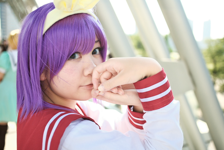 bow cosplay hair_bow hairbow hiiragi_tsukasa lucky_star photo purple_hair rindou_sana sailor sailor_uniform school_uniform serafuku