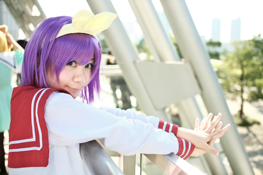 bow cosplay hair_bow hairbow hiiragi_tsukasa lucky_star photo purple_hair rindou_sana sailor sailor_uniform school_uniform serafuku