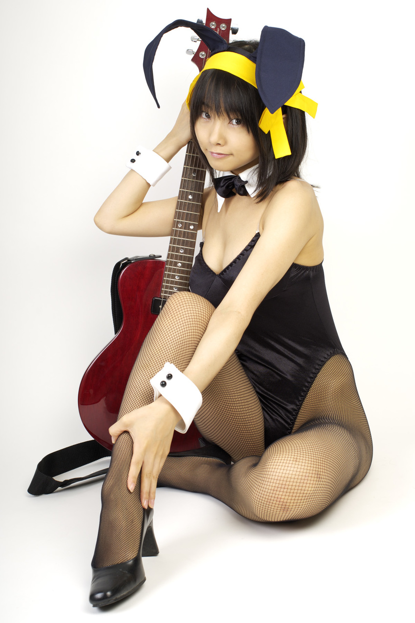 animal_ears asian bow bowtie bunny_ears bunny_girl cosplay costume fishnet_legwear fishnet_stockings fishnets guitar hair_ribbon hair_ribbons highres instrument legwear leotard matsunaga_ayaka photo real ribbon suzumiya_haruhi suzumiya_haruhi_no_yuuutsu thighhighs