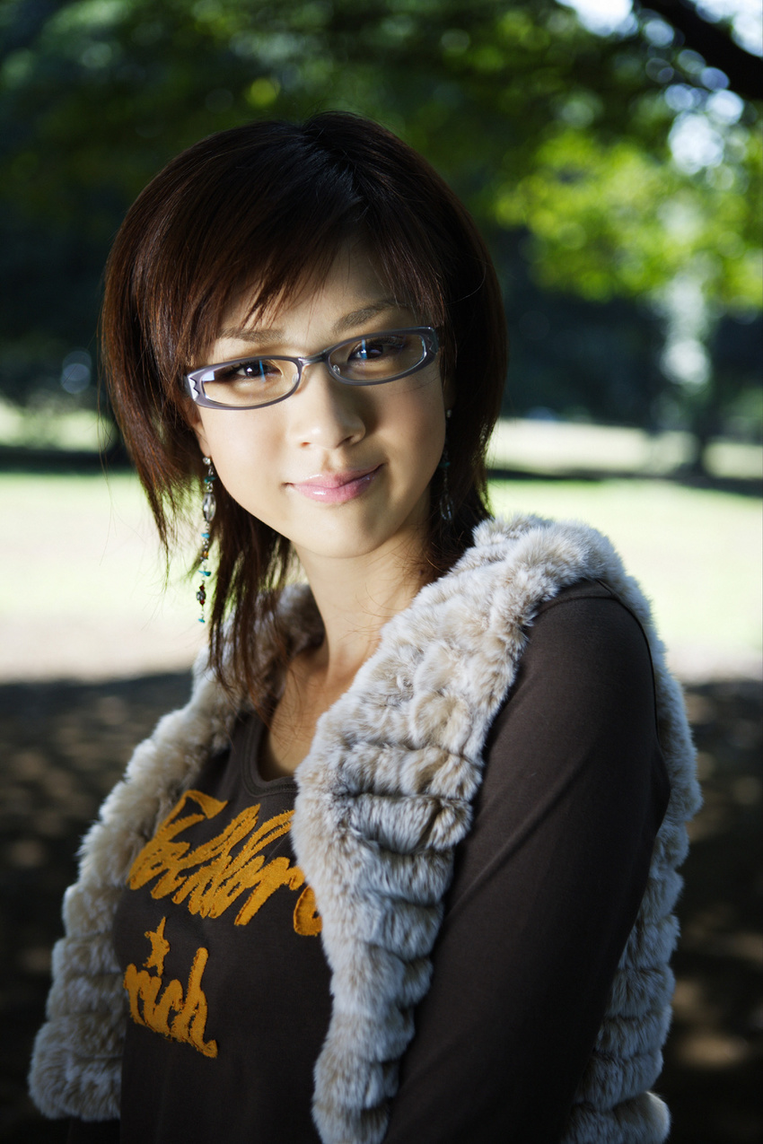 glasses highres hoshino_aki long_sleeves photo shirt t-shirt tshirt vest