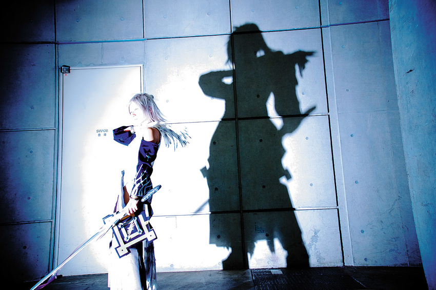 calintz cosplay magna_carta photo robe robes silver_hair sword weapon wings yukiya