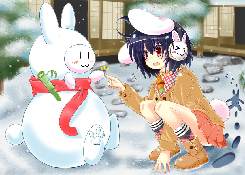 &gt;_&lt; :3 ahoge alternate_costume animal_ears argyle argyle_legwear bamboo black_hair boots bunny_ears bunny_tail carrot closed_eyes fang footprints headphones hidamari_(mizuiro_yume_koubou) highres inaba_tewi open_mouth outdoors pleated_skirt red_eyes red_scarf scarf shoes short_hair skirt snow snowing snowman solo squatting tail touhou winter
