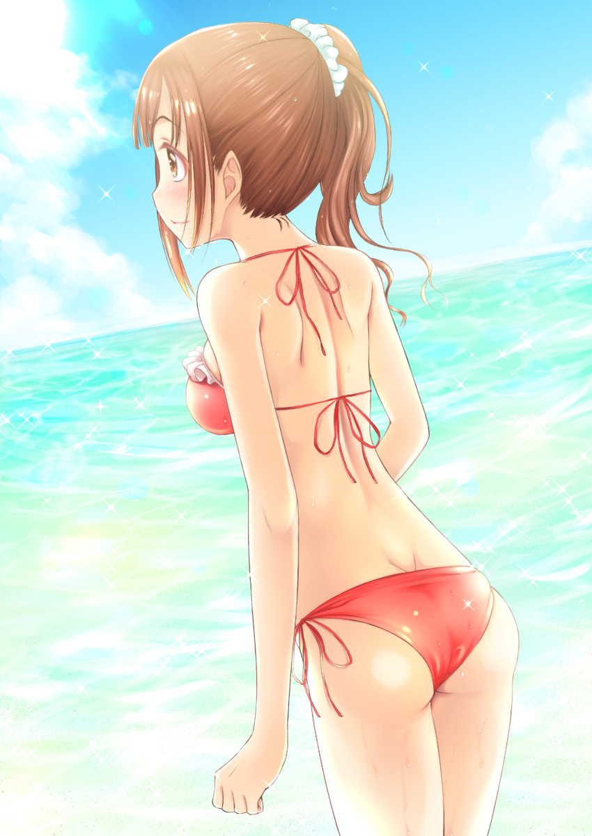 1girl ass bikini blue_sky blush breasts brown_eyes brown_hair cloud cowboy_shot day frilled_bikini_top hair_ornament hair_scrunchie halterneck highres idolmaster idolmaster_cinderella_girls igarashi_kyouko long_hair medium_breasts naharyou ocean outdoors ponytail red_bikini red_ribbon ribbon scrunchie shiny shiny_hair shiny_skin side-tie_bikini sideboob sky smile solo standing swimsuit wet white_scrunchie