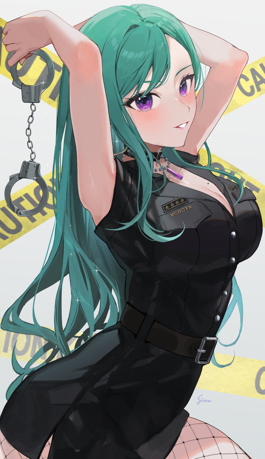1girl absurdres arms_behind_head arms_up belt black_belt black_choker black_shirt blush breasts caution_tape choker cleavage covered_armpit cuffs fishnet_pantyhose fishnets green_hair handcuffs highres holding holding_handcuffs jewelry long_hair looking_at_viewer medium_breasts necklace pantyhose purple_eyes shirt short_sleeves sirom smile solo swept_bangs upper_body virtual_youtuber vspo! yakumo_beni