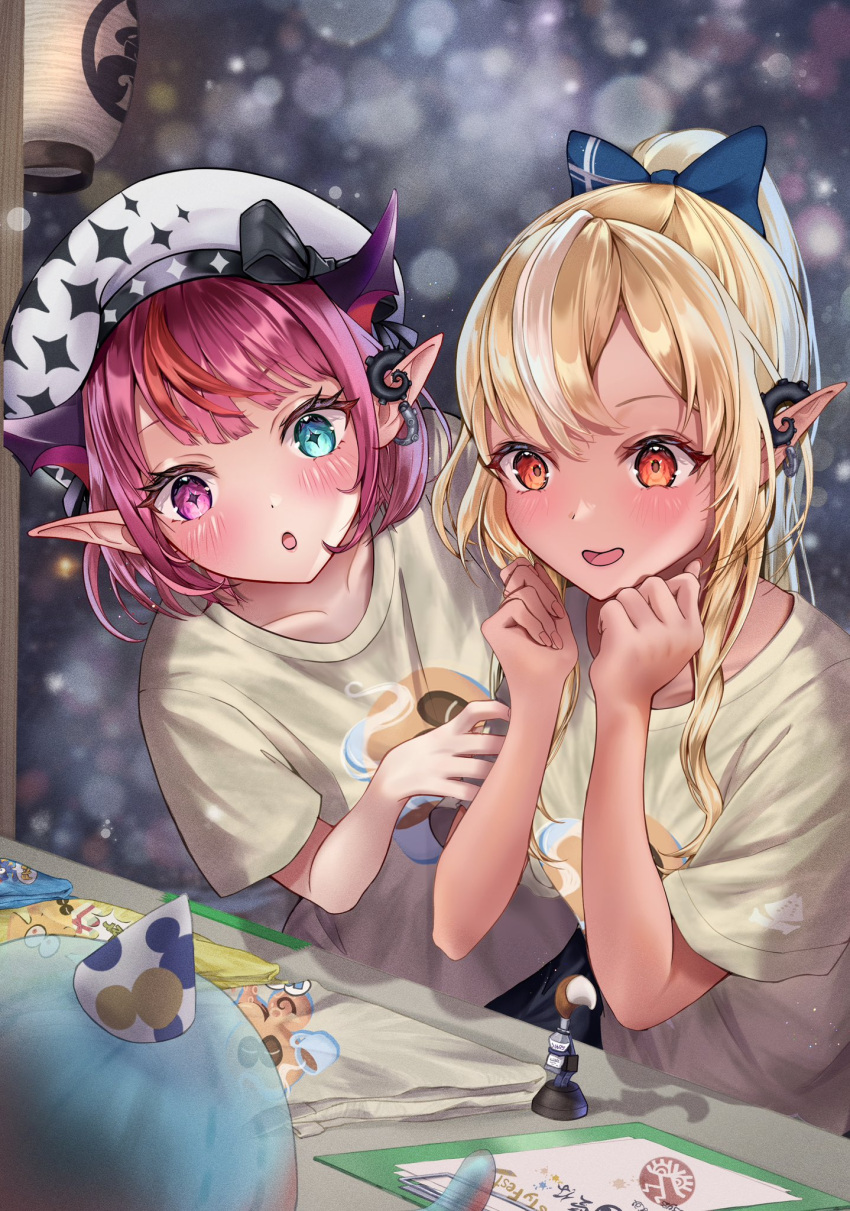 2girls beret blonde_hair blue_bow blue_eyes blush bow dark-skinned_female dark_skin hair_bow hat heterochromia highres hololive hololive_english horns irys_(hololive) long_hair looking_at_viewer manta_shinkai multicolored_hair multiple_girls pink_eyes pointy_ears ponytail purple_hair red_hair shiranui_flare shirt short_hair streaked_hair two-tone_hair virtual_youtuber white_hair white_headwear white_shirt