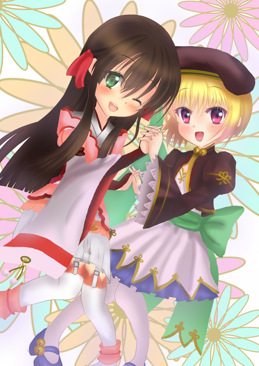 2girls absurdres beret black_hair blonde_hair blush commentary_request floral_background green_eyes hair_between_eyes hair_ornament hat highres holding_hands japanese_clothes kimono koihime_musou long_hair looking_at_viewer martinreaction multiple_girls one_eye_closed open_mouth purple_eyes sengoku_koihime_~otome_kenran_sengoku_emaki~ shokatsuryou takenaka_hanbee_shino_shigeharu thighhighs yukata