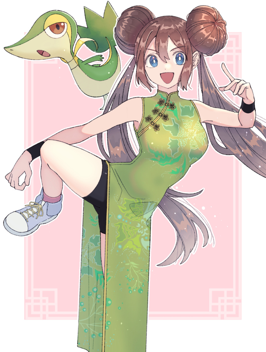 1girl :d alternate_costume black_wristband blue_eyes blue_footwear border breasts bright_pupils brown_hair china_dress chinese_clothes double_bun dress green_dress hair_bun hand_up highres kana_(kanna_runa0620) leg_up long_hair looking_at_viewer open_mouth pink_background pink_socks pokemon pokemon_(creature) pokemon_bw2 rosa_(pokemon) shoes smile sneakers snivy socks standing standing_on_one_leg very_long_hair white_border white_pupils