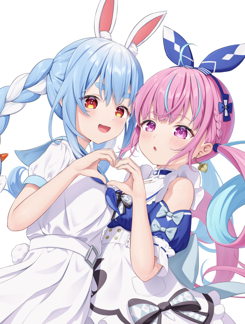 2girls ahoge animal_ears belt blue_hair blue_neckerchief blush bow_hairband braid breasts commentary cowboy_shot dress extra_ears french_braid hairband hand_up hashtag-only_commentary heart heart_hands heart_hands_duo highres hololive kag_tsukimi long_hair looking_at_viewer minato_aqua minato_aqua_(aqua_iro_in_wonder_land) multicolored_hair multiple_girls neckerchief official_alternate_costume open_mouth parted_lips puffy_short_sleeves puffy_sleeves purple_eyes purple_hair rabbit-shaped_pupils rabbit_ears rabbit_girl rabbit_tail red_eyes sailor_dress short_eyebrows short_sleeves sidelocks simple_background small_breasts smile standing streaked_hair symbol-shaped_pupils tail thick_eyebrows twin_braids twintails two-tone_hair usada_pekora usada_pekora_(casual) very_long_hair virtual_youtuber white_background white_belt white_dress white_hair
