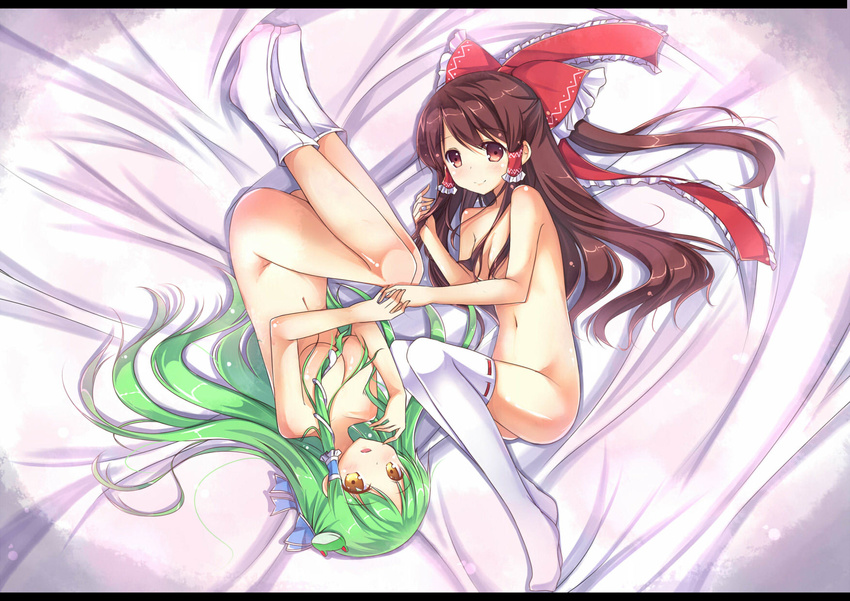 amemiya_ruki bed_sheet blush body_blush bow breasts brown_eyes brown_hair frog_hair_ornament green_hair hair_bow hair_ornament hair_tubes hakurei_reimu highres kochiya_sanae letterboxed long_hair lying medium_breasts multiple_girls navel nude rotational_symmetry shiny shiny_skin small_breasts smile snake tabi thighhighs touhou white_legwear yellow_eyes