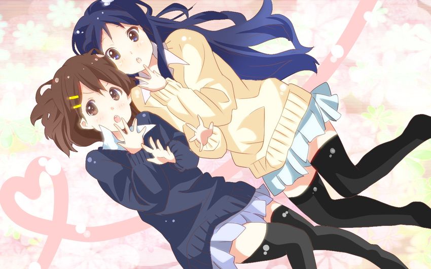 akiyama_mio bad_id bad_pixiv_id black_hair blue_eyes brown_eyes brown_hair hirasawa_yui k-on! long_hair multiple_girls school_uniform short_hair takeno_koko thighhighs