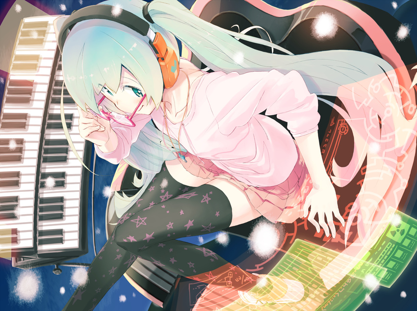 archellaura bad_id bad_pixiv_id bespectacled black_legwear glasses green_eyes green_hair hatsune_miku headphones highres holding holding_eyewear instrument jewelry keyboard_(instrument) long_hair looking_at_viewer necklace pink-framed_eyewear print_legwear project_diva_(series) project_diva_2nd semi-rimless_eyewear sitting skirt sleeves_pushed_up solo spring_onion star thighhighs twintails under-rim_eyewear very_long_hair vocaloid