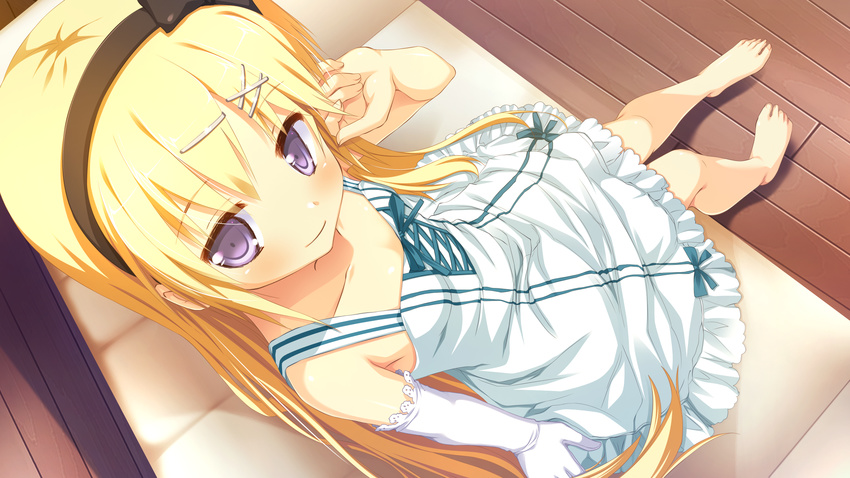 amamoto_louis barefoot blonde_hair couch dress elbow_gloves feet flat_chest from_above game_cg gloves hair_ornament hairband hairclip highres long_hair looking_up naka_no_hito_nado_inai! nimura_yuuji purple_eyes single_glove sitting smile solo sundress white_dress