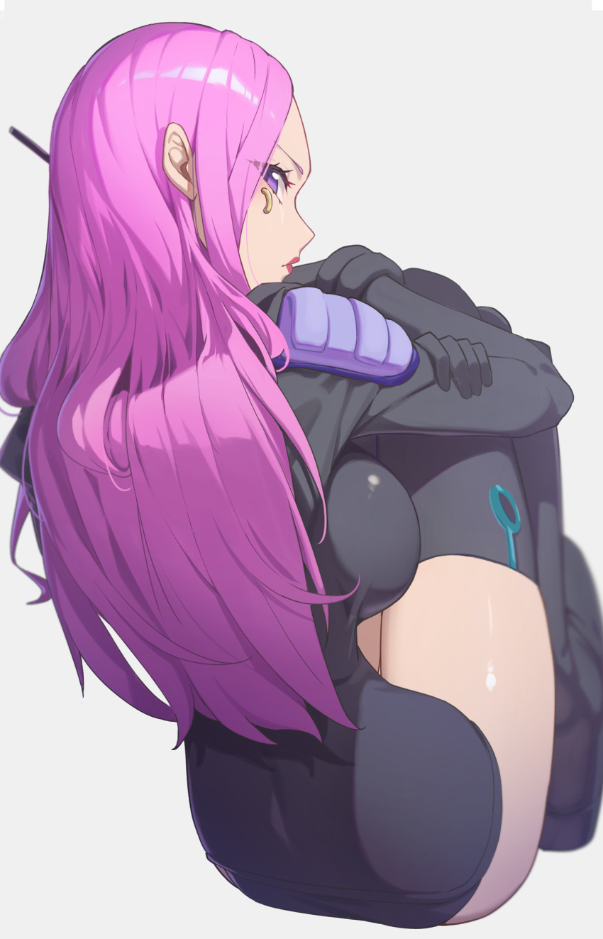 1girl black_dress black_gloves black_thighhighs breasts commentary dress eye_piercing from_behind gloves grey_background highres jewelry_bonney large_breasts long_hair long_sleeves looking_at_viewer looking_back one_piece pink_hair reulem sideboob simple_background sitting solo thighhighs thighs