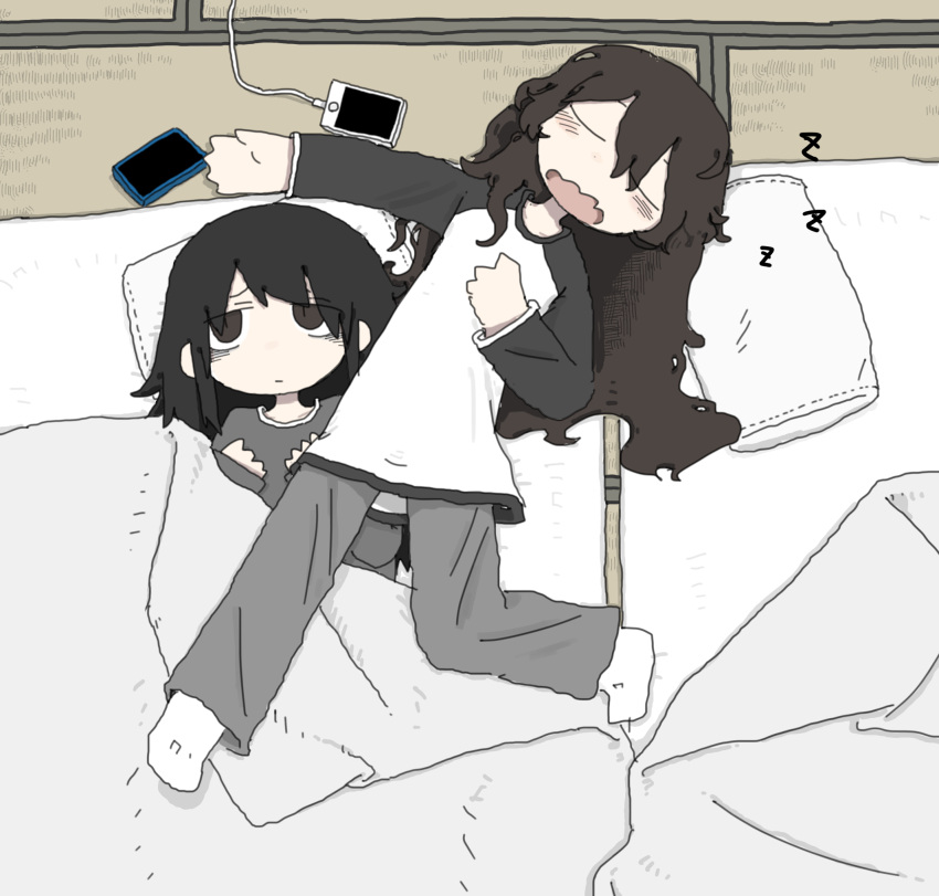 2girls black_eyes black_hair cellphone futon highres lying lying_on_person multiple_girls on_bed on_floor original phone raglan_sleeves sleeping smartphone snoring socks tatami torosakana white_socks zzz