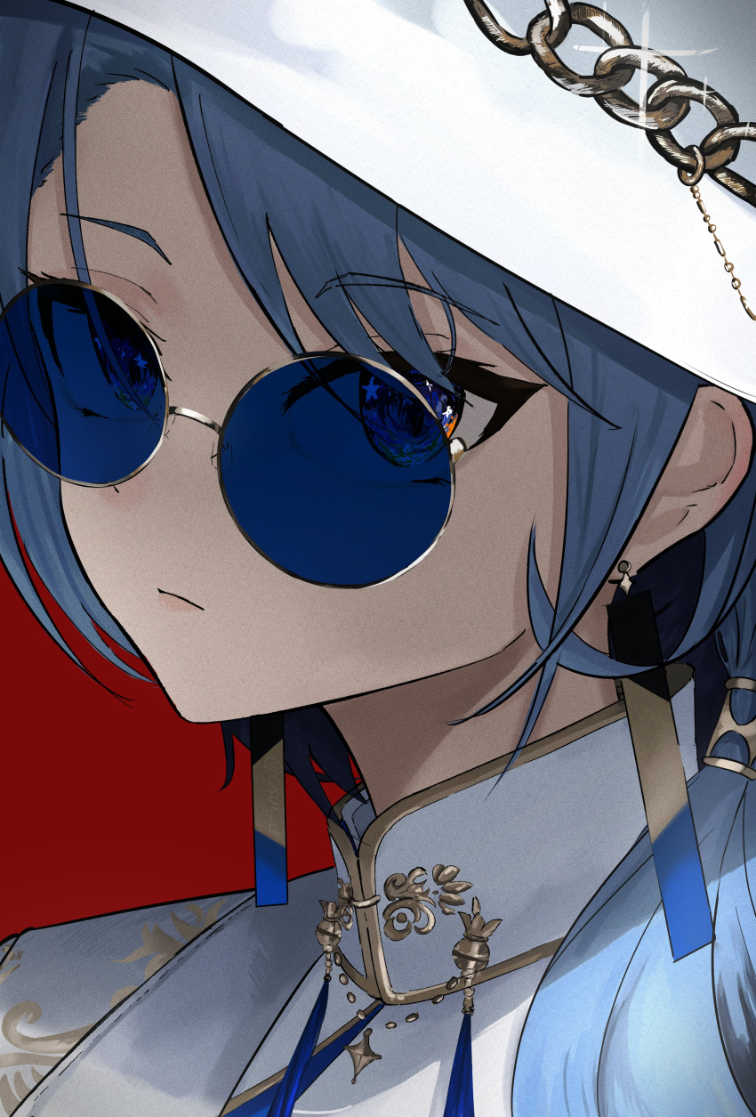 1girl absurdres black_hair blue-tinted_eyewear blue_eyes blue_hair close-up coat colored_inner_hair commentary csui_d earrings fedora glint hair_over_shoulder hat hat_chain highres hololive hoshimachi_suisei hoshimachi_suisei_(8th_costume) jacket jewelry long_hair long_sleeves looking_at_viewer multicolored_hair neck_tassel official_alternate_costume official_alternate_eye_color print_coat red_background round_eyewear simple_background solo star_(symbol) star_in_eye sunglasses symbol_in_eye tassel tassel_earrings tinted_eyewear tsurime virtual_youtuber white_coat white_hat white_jacket wolf_cut