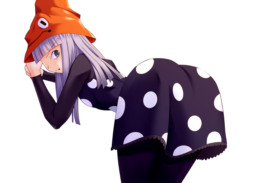 1girl ass bent_over eruka_frog frog hat highres polka_dot polka_dots silver_hair solo soul_eater witch_hat