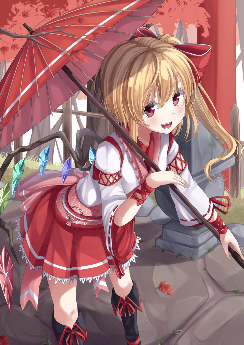 :d alternate_costume blonde_hair blush flandre_scarlet gurasion_(gurasion) highres holding looking_at_viewer open_mouth red_eyes side_ponytail skirt smile solo touhou umbrella wings