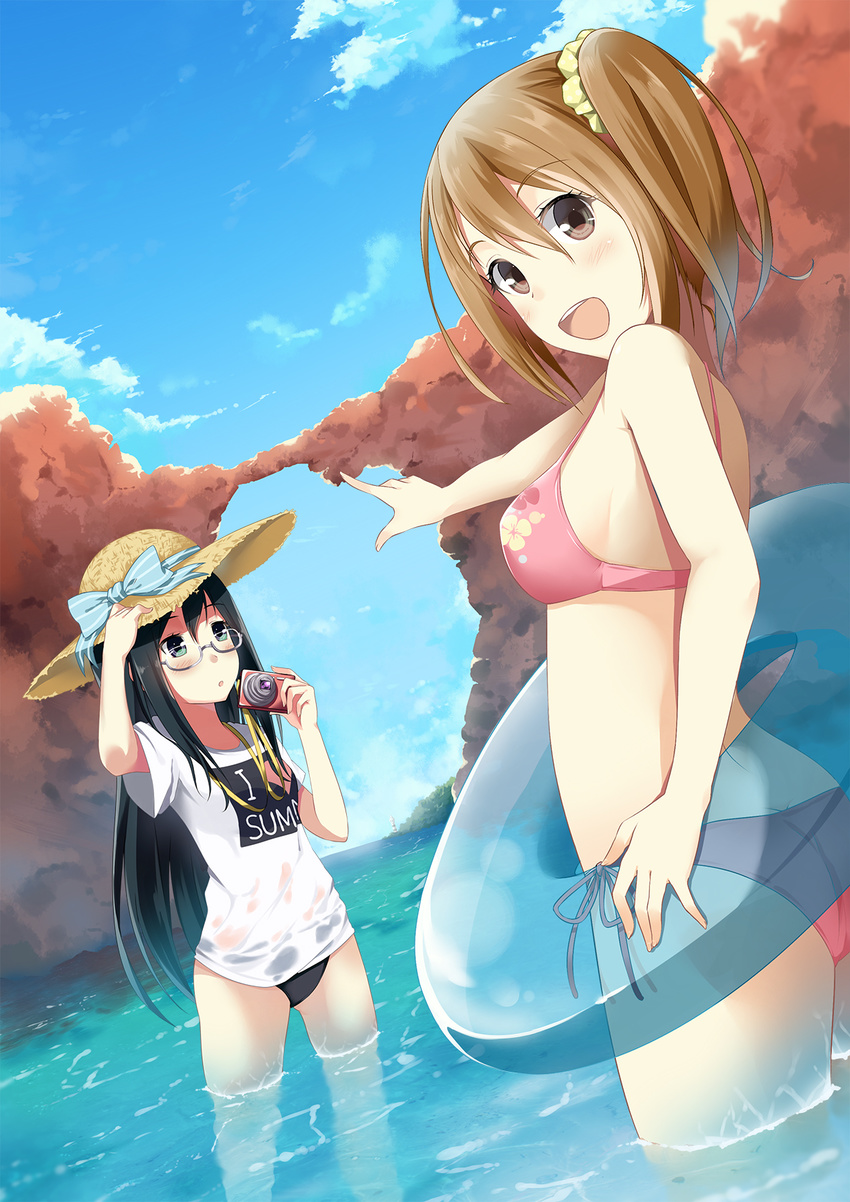:d ass bad_id bad_pixiv_id bikini bikini_under_clothes black_eyes black_hair blush bow brown_hair camera cloud day glasses green_eyes hand_on_headwear hat hat_bow hat_ribbon heart highres holding innertube long_hair looking_back multiple_girls open_mouth original outdoors partially_submerged pointing ribbon shirt side-tie_bikini side_ponytail sky smile straw_hat sun_hat swimsuit swimsuit_under_clothes t-shirt taiyaki_(astre) wading water