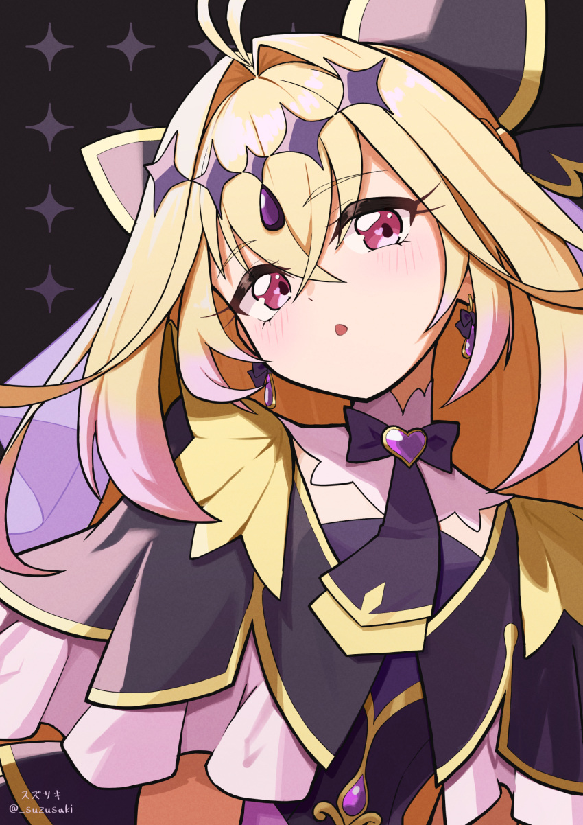 1girl :o antenna_hair black_background black_bow black_capelet blonde_hair blush bow bow_earrings brooch capelet commentary cure_arcana_shadow dot_nose earrings gradient_hair hair_bow hair_intakes head_tilt heart heart_brooch heart_in_eye highres jewelry long_hair looking_at_viewer magical_girl meitantei_precure! moria_luluka multicolored_hair open_mouth pink_hair precure purple_eyes signature simple_background solo star_(symbol) star_symbol_background suzu_saki symbol_in_eye twitter_username upper_body