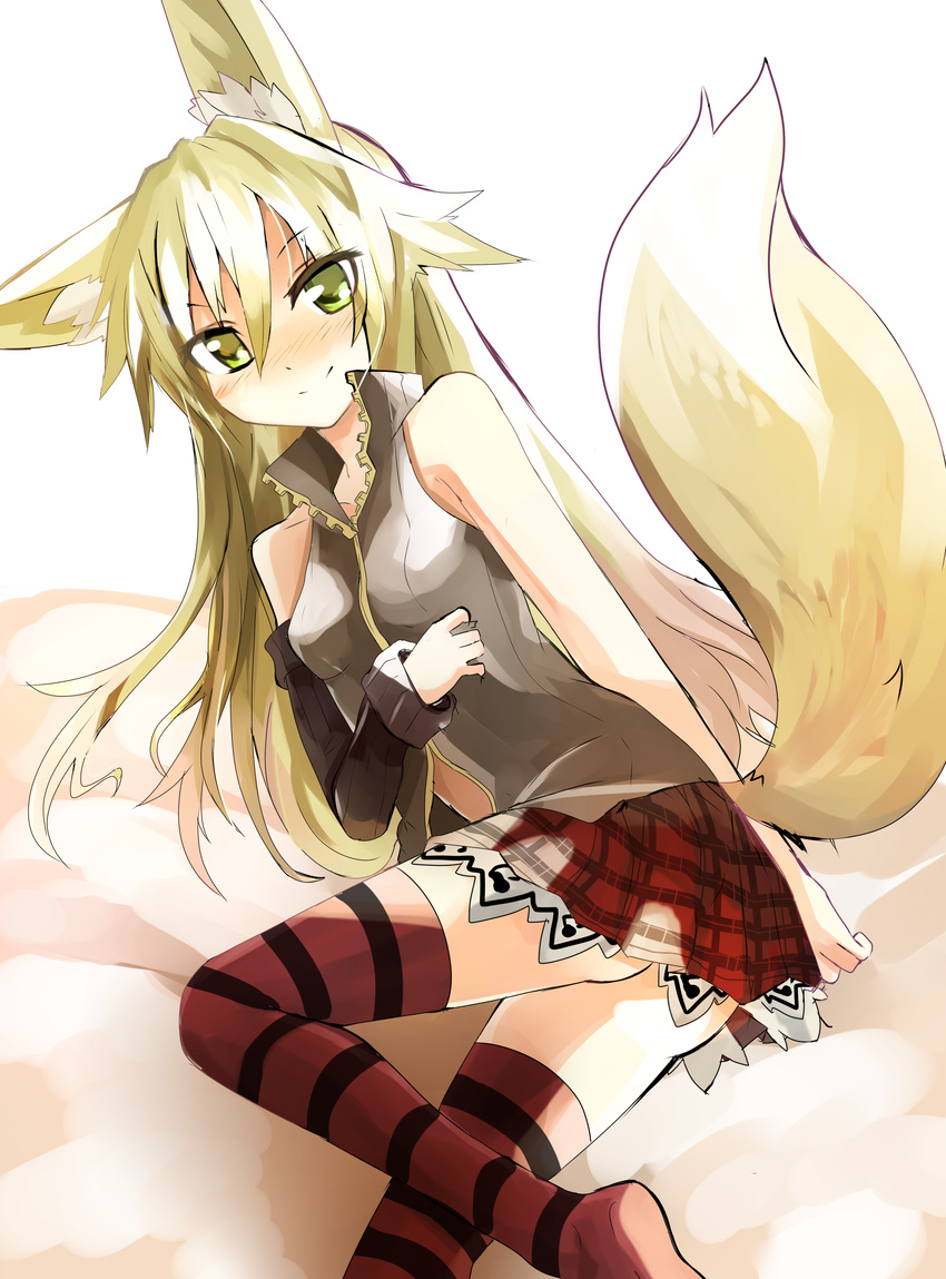 absurdres animal_ears blush fox_ears fox_tail green_eyes haik highres kokonoe_tsubaki long_hair original smile solo tail thighhighs