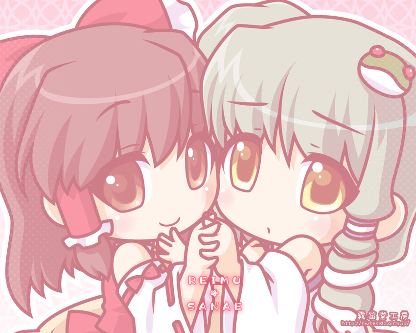 chibi hakurei_reimu holding_hands kochiya_sanae manji_taba multiple_girls smile symmetrical_hand_pose touhou