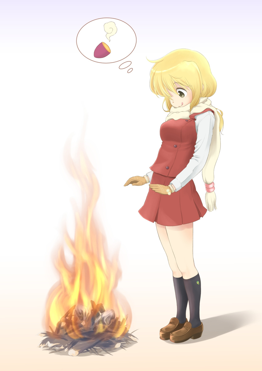 :q blonde_hair bonfire fire gloves green_eyes hidamari_sketch highres kneehighs loafers miyako scarf school_uniform shoes skirt smile solo thought_bubble tongue tongue_out ume-sensei wa_(genryusui)