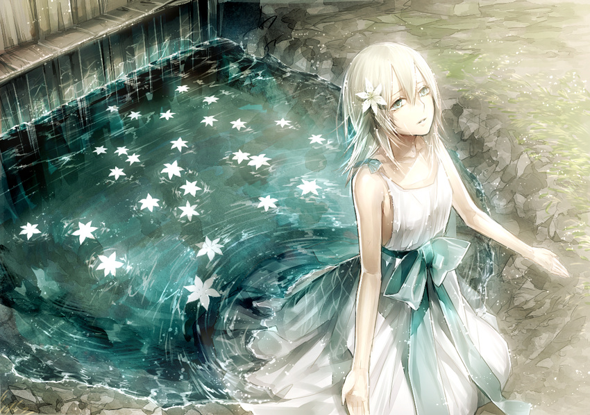bare_shoulders bow dress flower green_eyes hair_flower hair_ornament kazari_tayu looking_up nier nier_(series) parted_lips ripples short_hair silver_hair solo water wet wet_clothes yonah