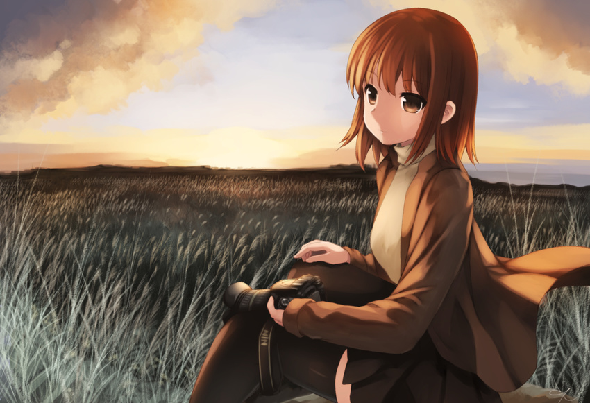 akatsuki_miho akemiho_tabi_nikki brown_eyes brown_hair camera coat kouno_hikaru open_clothes open_coat sitting skirt solo sunset thighhighs turtleneck zettai_ryouiki