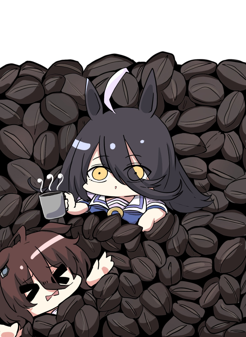 &gt;_&lt; 2girls agnes_tachyon_(umamusume) ahoge animal_ears black_hair blue_shirt bow bowtie brown_hair coffee_beans commentary_request cup ears_down highres holding holding_cup horse_ears kawamochi_(tddm3573) long_hair looking_at_viewer manhattan_cafe_(umamusume) mini_person minigirl multiple_girls open_mouth shirt short_hair short_sleeves steam umamusume yellow_eyes