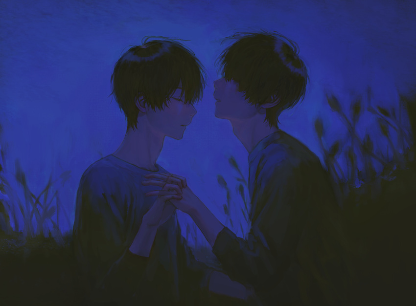 2boys absurdres black_hair blue_theme closed_eyes from_side grass hair_between_eyes highres holding_hands looking_up male_focus multiple_boys night night_sky original outdoors profile shirt short_hair sky t-shirt upper_body yaoi yuikawa_(00hyr)
