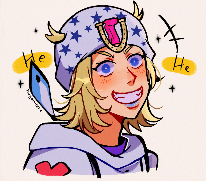 1boy artist_name blonde_hair blue_eyes blue_lips commentary english_commentary feathers grin highres horseshoe huyandere johnny_joestar jojo_no_kimyou_na_bouken male_focus medium_hair portrait signature smile solo sparkle star_(symbol) star_print steel_ball_run white_hat