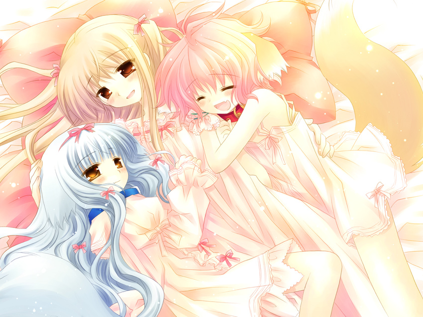 animal_ears bed blonde_hair blush closed_eyes collar dress fang girl_sandwich hair_ribbon hairband hand_on_head highres hug lily_(wanko) long_hair lying multiple_girls on_back on_side pillow pink_hair red_eyes ribbon sakurazawa_izumi sandwiched short_hair smile tail touko_(wanko_to_lily) very_long_hair wallpaper wanko wanko_to_lily white_hair yellow_eyes