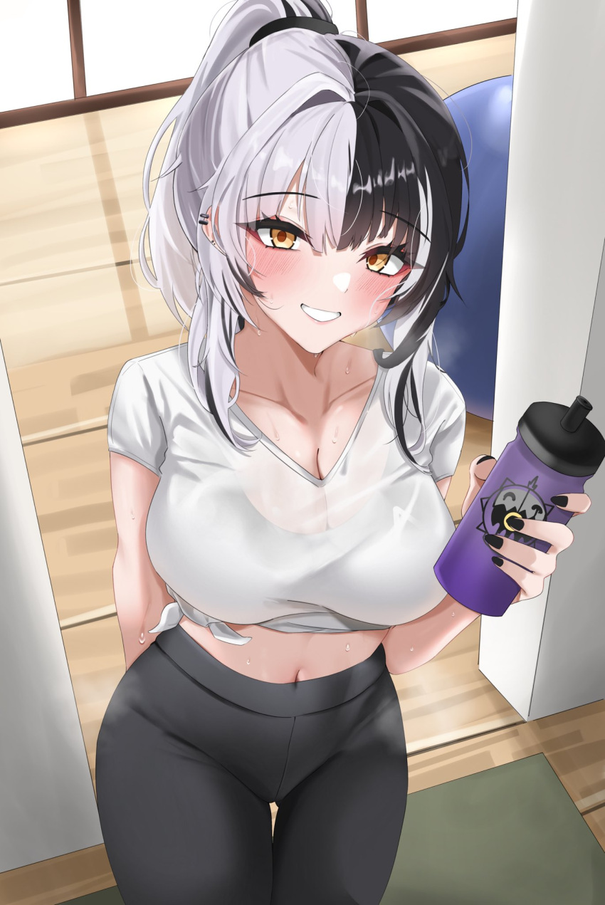 1girl black_hair black_nails bottle breasts cleavage earrings grin highres hololive hololive_english jewelry large_breasts looking_at_viewer medium_hair midriff multicolored_hair nail_polish navel pants ponytail shiori_novella shirt smile solo split-color_hair sweat sweaty_clothes tied_shirt virtual_youtuber water_bottle white_hair yellow_eyes yobi_(ybpac18) yoga_pants