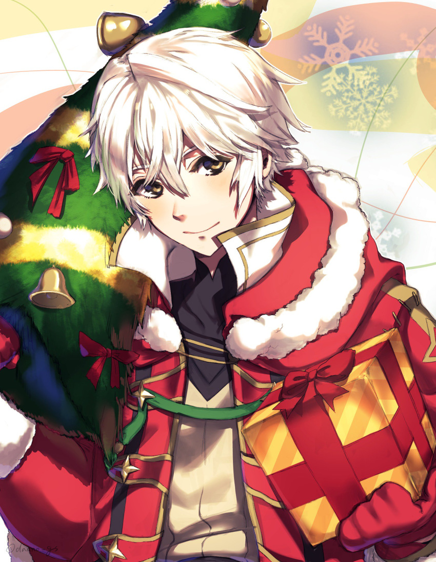 1boy bell cape christmas christmas_tree danno_gs fire_emblem fire_emblem:_kakusei fire_emblem_heroes fur_trim gloves hat highres hood looking_at_viewer male_focus male_my_unit_(fire_emblem:_kakusei) my_unit_(fire_emblem:_kakusei) nintendo red_gloves robe sack santa_costume santa_hat short_hair simple_background smile solo white_hair