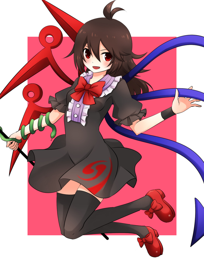 ahoge asymmetrical_wings bad_id bad_pixiv_id black_hair black_legwear bow dress highres houjuu_nue legs_up looking_at_viewer open_mouth pink_background puffy_short_sleeves puffy_sleeves red_eyes ribbon short_hair short_sleeves simple_background snake solo staff thighhighs touhou wings yuka_yukiusa