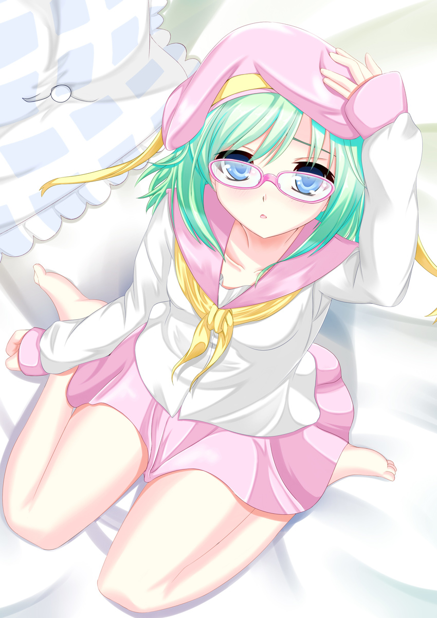 1girl absurdres azunyannsaiko-o barefoot blue_eyes green_hair highres sitting wariza