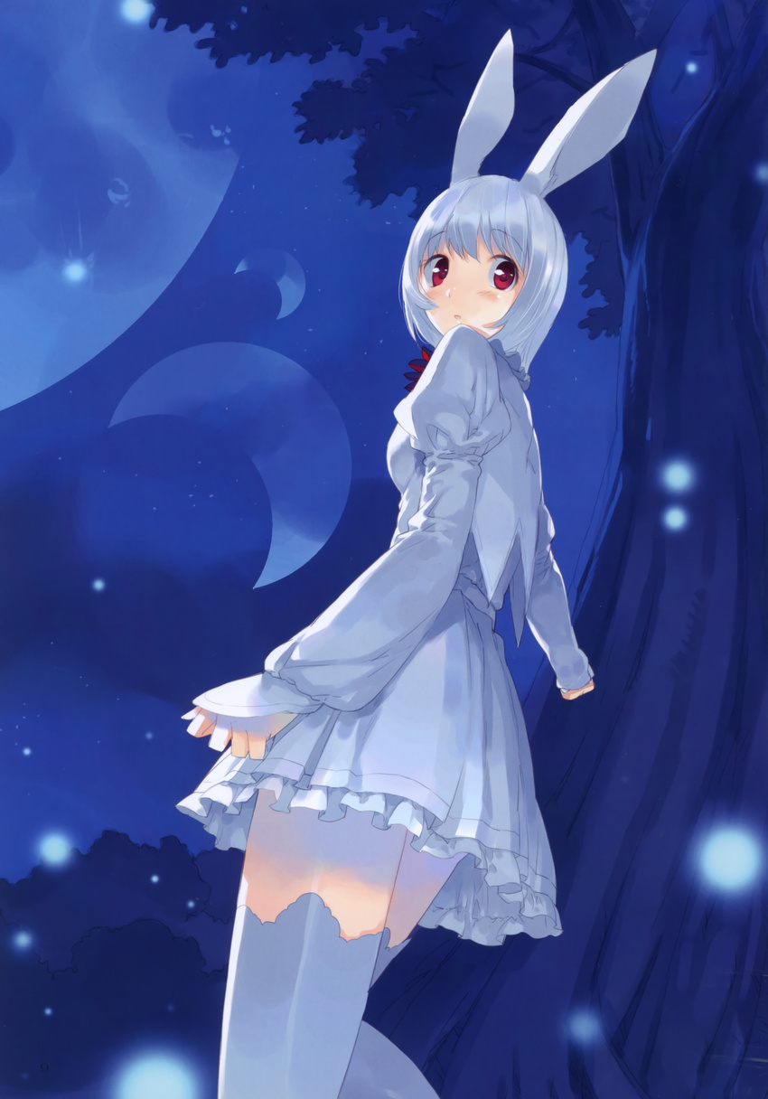 :o absurdres alice_in_wonderland animal_ears bunny_ears highres long_sleeves march_hare moon night red_eyes short_hair skirt snow solo thighhighs ueda_ryou